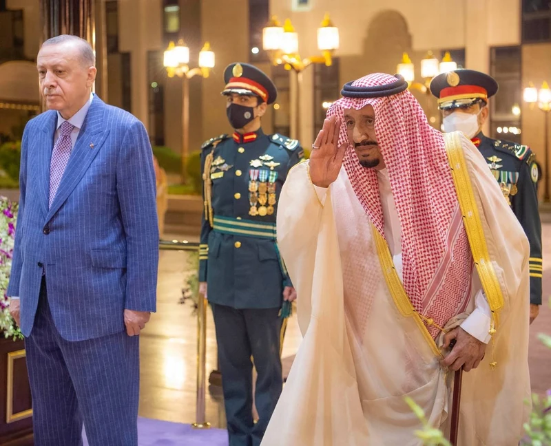 سيدي خادم الحرمين الشريفين يستقبل فخامة رئيس جمهورية تركيا ويقيم مأدبة عشاء رسمية تكريما له - Photo 3