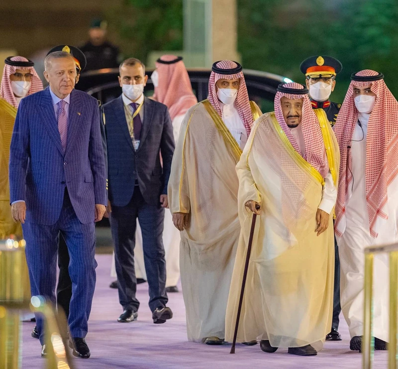 سيدي خادم الحرمين الشريفين يستقبل فخامة رئيس جمهورية تركيا ويقيم مأدبة عشاء رسمية تكريما له - Photo 19