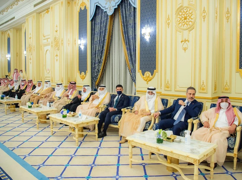 سيدي خادم الحرمين الشريفين يستقبل فخامة رئيس جمهورية تركيا ويقيم مأدبة عشاء رسمية تكريما له - Photo 21