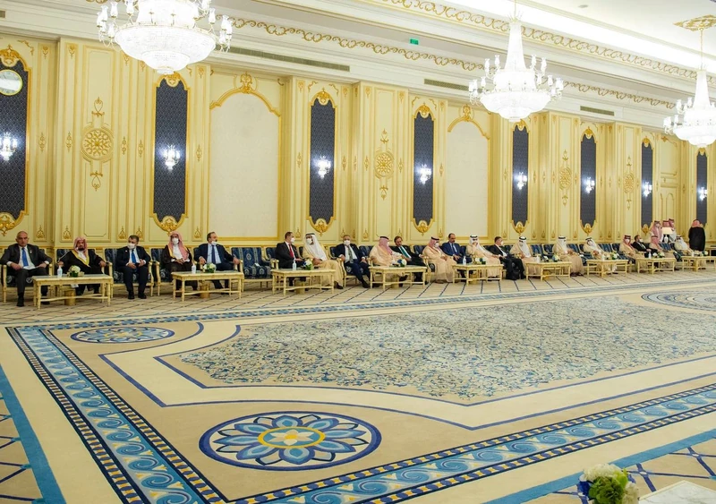 سيدي خادم الحرمين الشريفين يستقبل فخامة رئيس جمهورية تركيا ويقيم مأدبة عشاء رسمية تكريما له - Photo 22