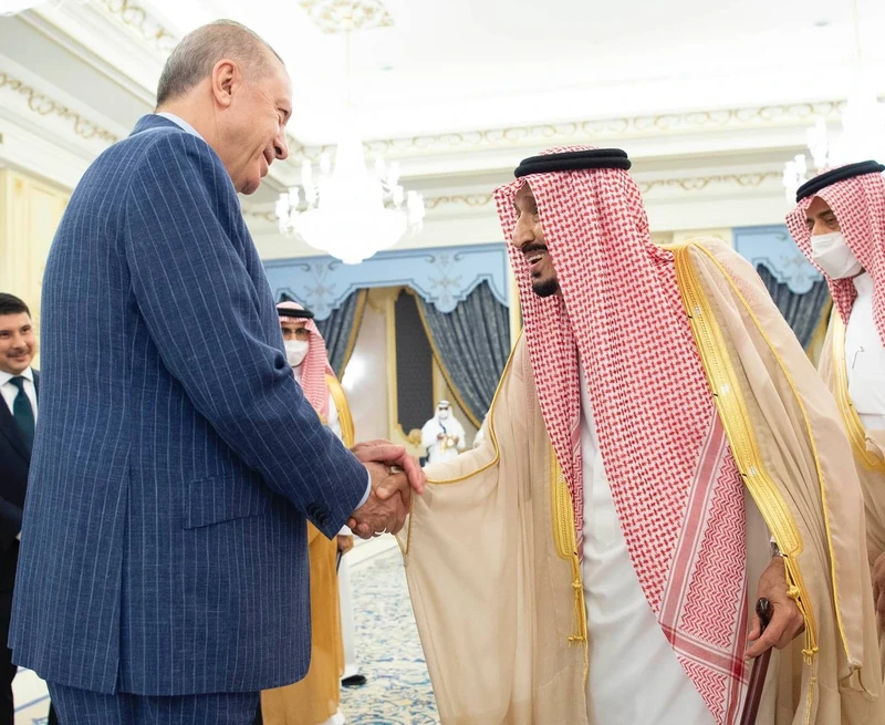سيدي خادم الحرمين الشريفين يستقبل فخامة رئيس جمهورية تركيا ويقيم مأدبة عشاء رسمية تكريما له - Photo 23