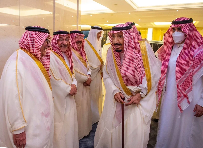 سيدي خادم الحرمين الشريفين يصل إلى مكة المكرمة قادمًا من جدة - Photo 3