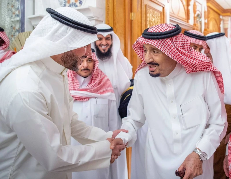 سيدي خادم الحرمين الشريفين يستقبل رئيس مجلس الأمة الكويتي وأصحاب الفضيلة المشايخ وأئمة المسجد الحرام - صورة 16