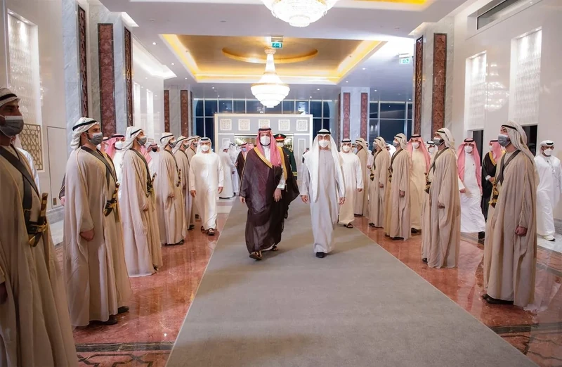 سمو سيدي ولي العهد يقدم واجب العزاء في وفاة الشيخ خليفة بن زايد رحمه الله - صورة 25