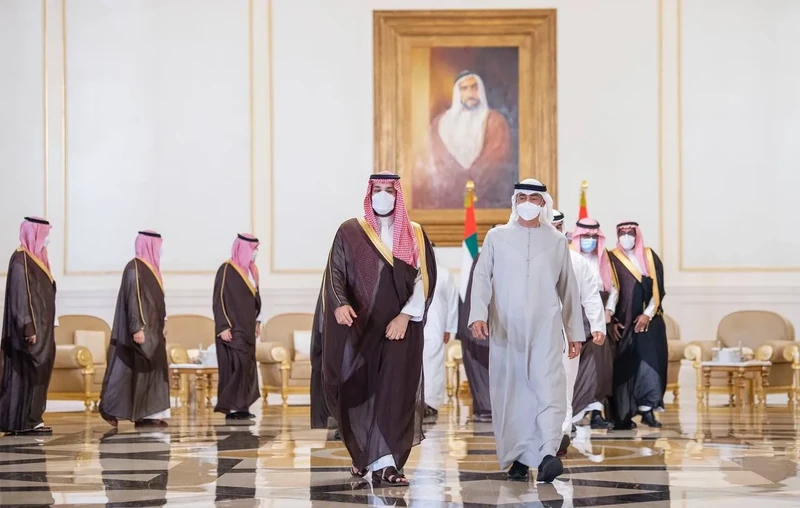 سمو سيدي ولي العهد يقدم واجب العزاء في وفاة الشيخ خليفة بن زايد رحمه الله - صورة 29