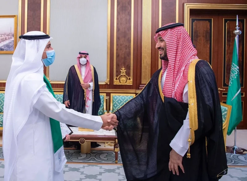 سمو سيدي ولي العهد يستقبل وفد موهبة والطلبة الفائزين في معرض آيسف 2022 - Photo 5