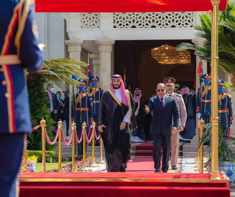 فخامة الرئيس المصري يقيم مراسم استقبال رسمية لسمو سيدي ولي العهد في قصر الاتحادية بالقاهرة. - Photo 17
