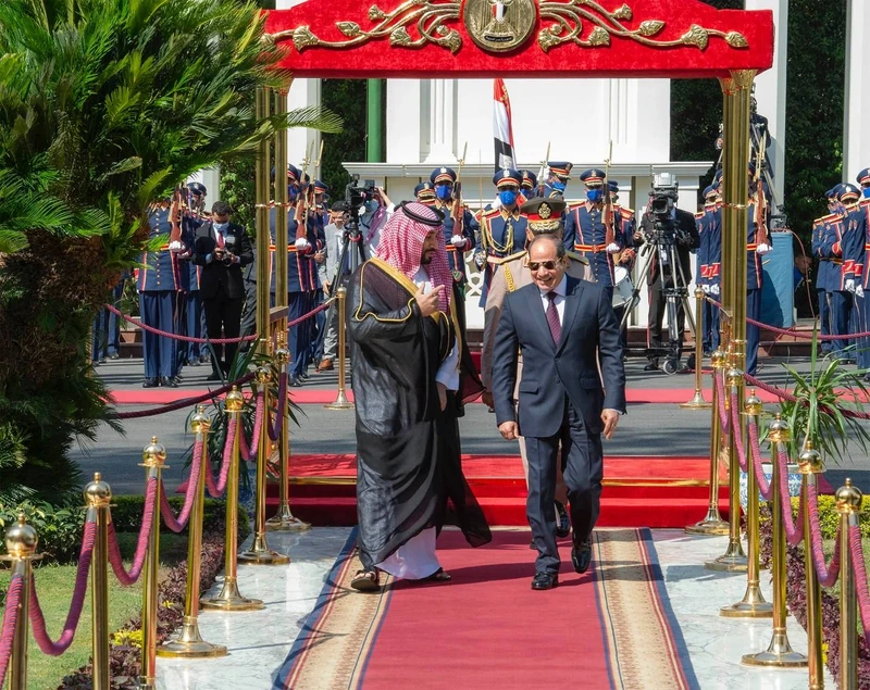 فخامة الرئيس المصري يقيم مراسم استقبال رسمية لسمو سيدي ولي العهد في قصر الاتحادية بالقاهرة. - Photo 3