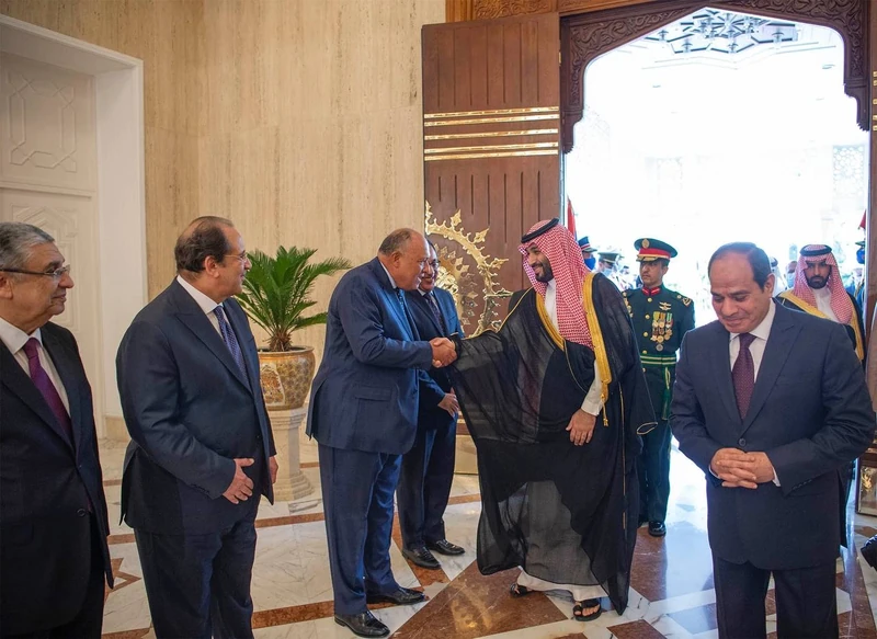 فخامة الرئيس المصري يقيم مراسم استقبال رسمية لسمو سيدي ولي العهد في قصر الاتحادية بالقاهرة. - Photo 5