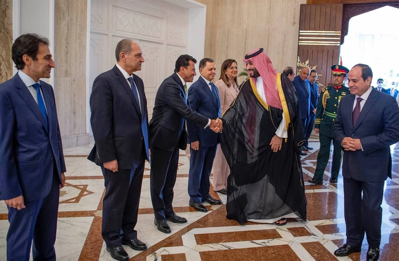 فخامة الرئيس المصري يقيم مراسم استقبال رسمية لسمو سيدي ولي العهد في قصر الاتحادية بالقاهرة. - Photo 6