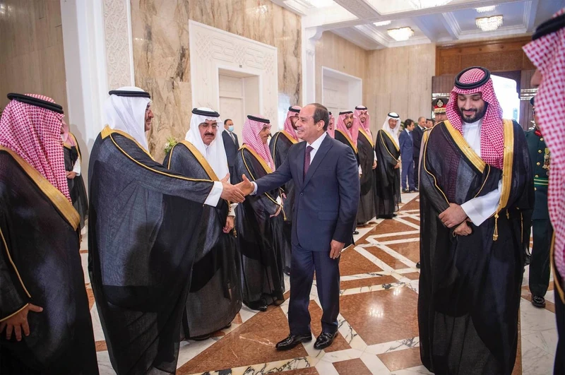 فخامة الرئيس المصري يقيم مراسم استقبال رسمية لسمو سيدي ولي العهد في قصر الاتحادية بالقاهرة. - Photo 9