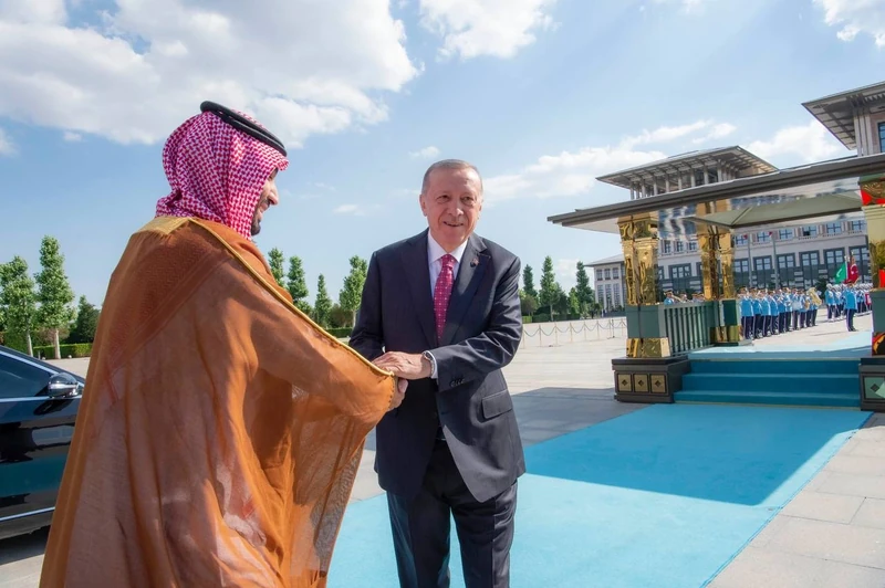 الرئيس التركي يقيم مراسم استقبال رسمية لسمو سيدي ولي العهد في العاصمة التركية أنقرة - صورة 3