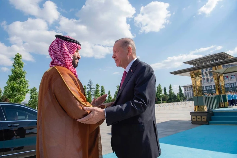 الرئيس التركي يقيم مراسم استقبال رسمية لسمو سيدي ولي العهد في العاصمة التركية أنقرة - صورة 4