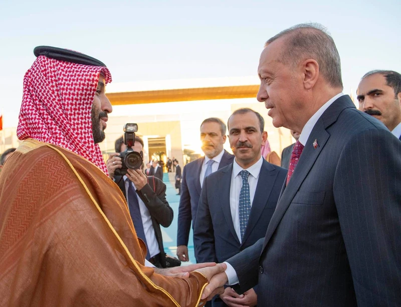 سمو سيدي ولي العهد يغادر العاصمة التركية أنقرة وفي مقدمة مودعيه فخامة رئيس جمهورية تركيا - Photo 2