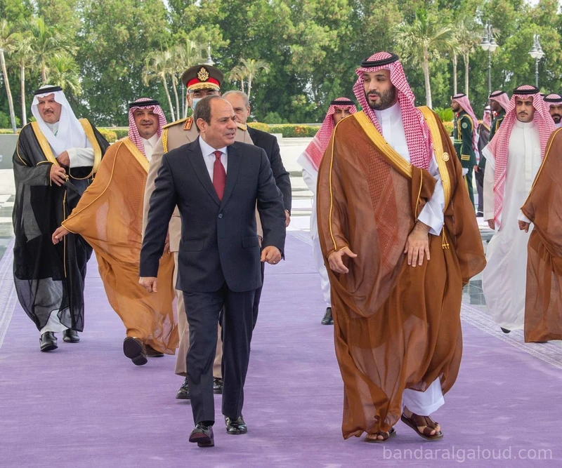 سمو سيدي ولي العهد يستقبل فخامة رئيس جمهورية مصر للمشاركة في قمة جدة - Photo 4