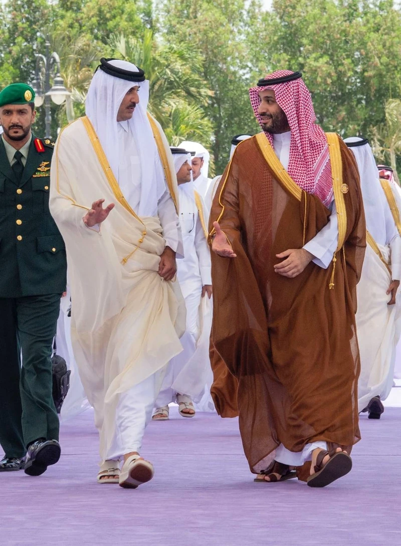 سمو سيدي ولي العهد يستقبل سمو أمير دولة قطر للمشاركة في قمة جدة - صورة 3