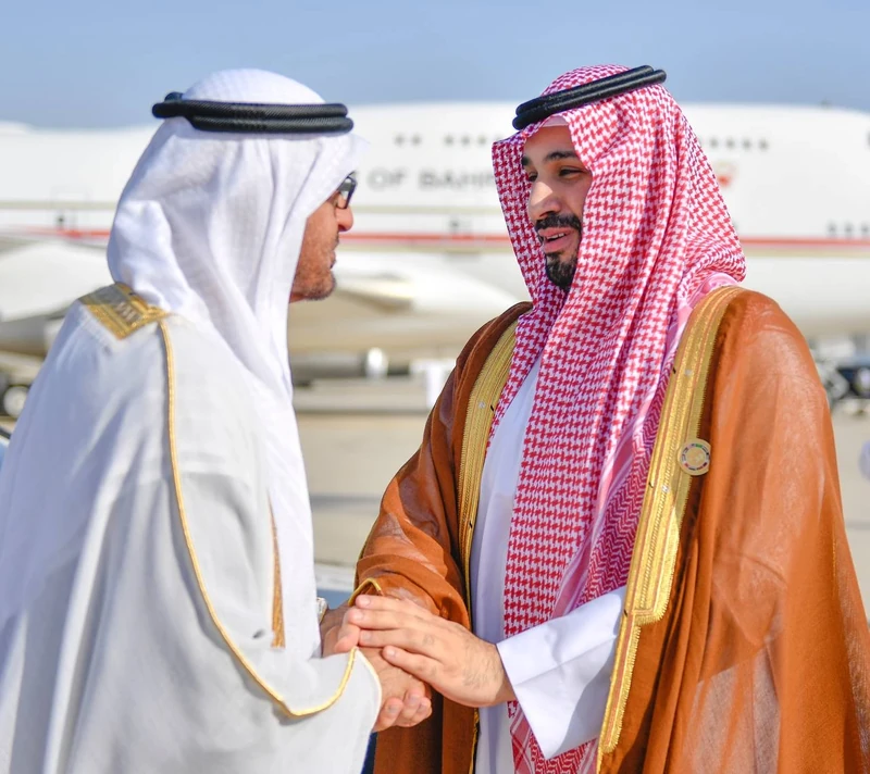 سمو سيدي ولي العهد في مقدمة مودعي سمو رئيس دولة الإمارات بعد المشاركة في قمة جدة للأمن والتنمية - Photo 2