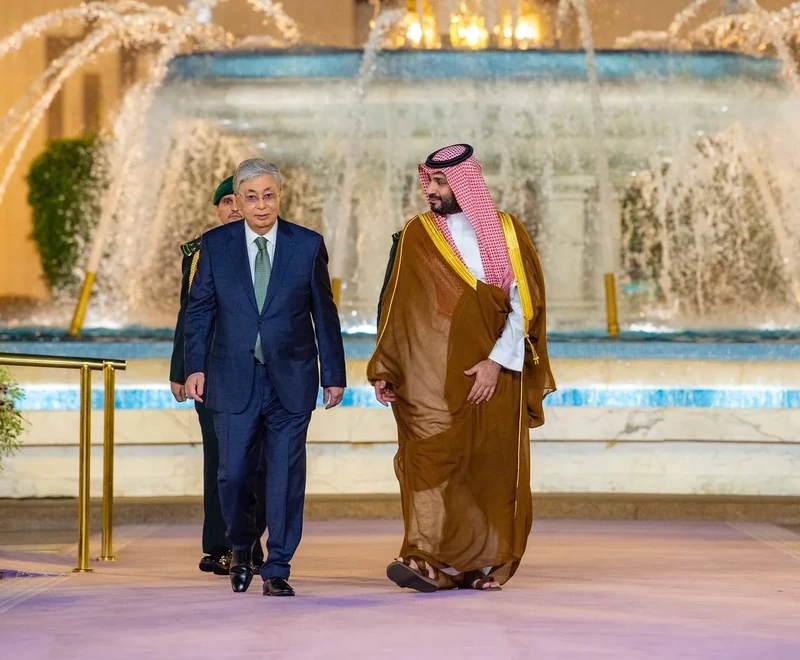 سمو سيدي ولي العهد يستقبل فخامة رئيس جمهورية كازاخستان بجدة - صورة 11