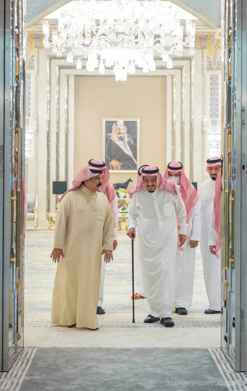 سيدي خادم الحرمين الشريفين يستقبل جلالة ملك مملكة البحرين ويقيم مأدبة غداء تكريماً لجلالته - صورة 13