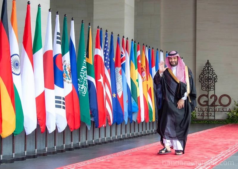 سمو سيدي ولي العهد يصل قمة مجموعة العشرين وفخامة رئيس إندونيسيا في استقباله - صورة 2