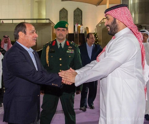 سمو سيدي ولي العهد في مقدمة مودعي فخامة رئيس جمهورية مصر لدى مغادرته