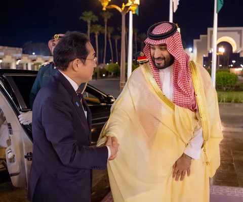 سمو سيدي ولي العهد يستقبل دولة رئيس وزراء اليابان في قصر السلام بجدة