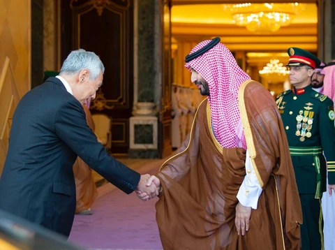 سمو سيدي ولي العهد يستقبل دولة رئيس وزراء جمهورية سنغافورة بالرياض