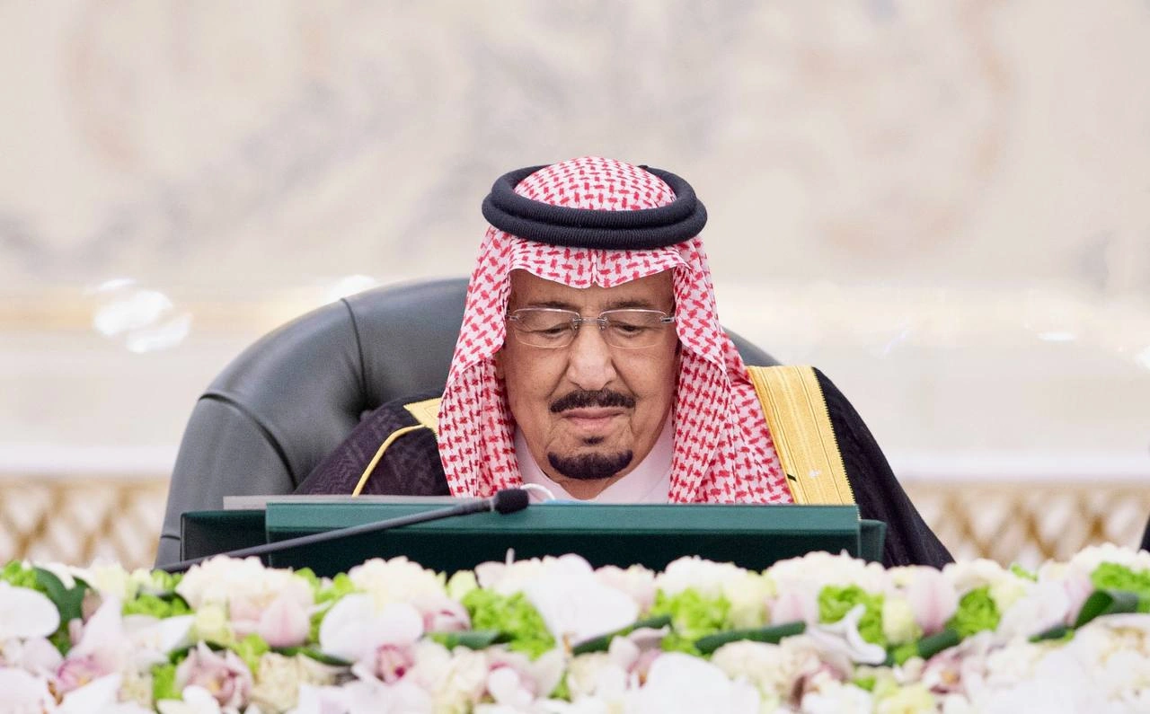سيدي خادم الحرمين الشريفين يرأس جلسة مجلس الوزراء - صورة 1