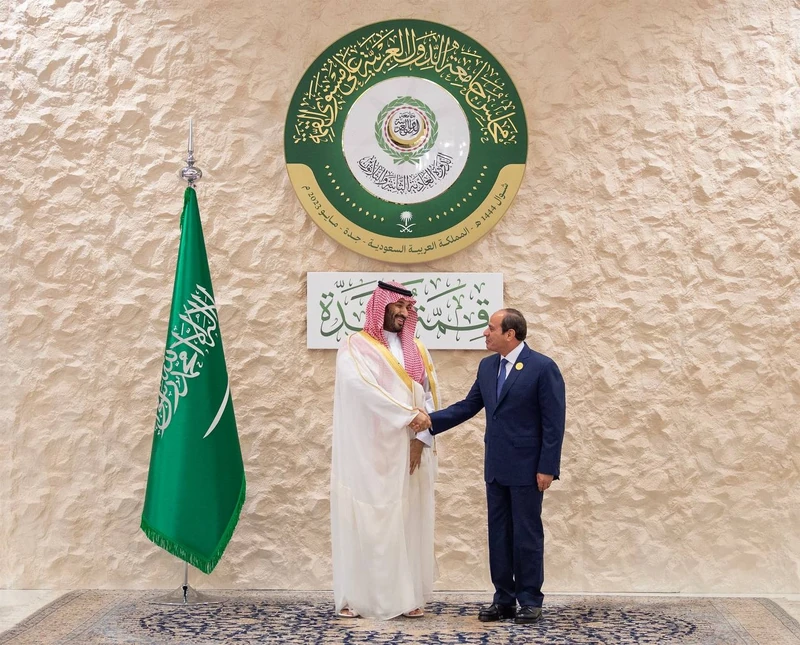 سمو سيدي ولي العهد يستقبل قادة ورؤساء وفود قمة جامعة الدول العربية بجدة - صورة 9