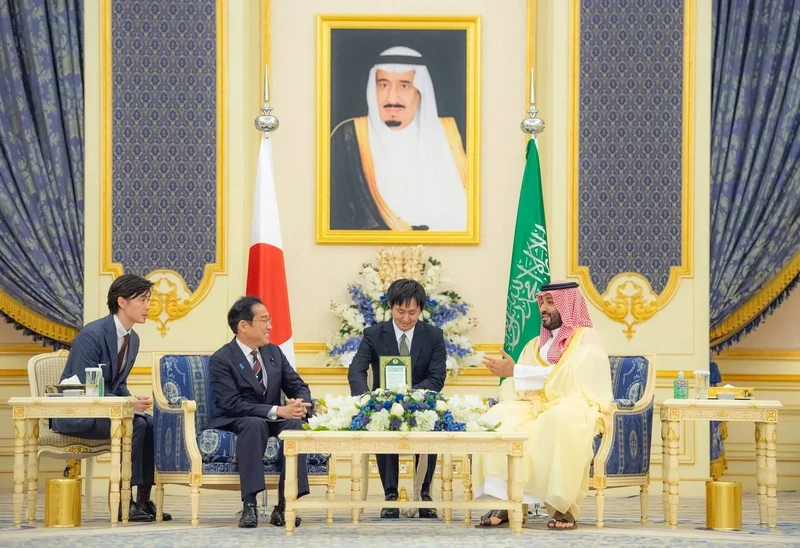 سمو سيدي ولي العهد يستقبل دولة رئيس وزراء اليابان في قصر السلام بجدة - صورة 13