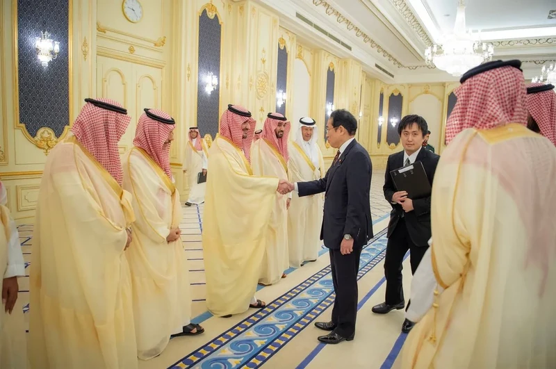 سمو سيدي ولي العهد يستقبل دولة رئيس وزراء اليابان في قصر السلام بجدة - صورة 18