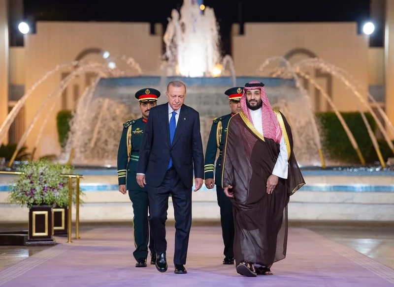 سمو سيدي ولي العهد يستقبل فخامة رئيس جمهورية تركيا في قصر السلام بجدة ويقيم مراسم استقبال رسمية لفخامته - صورة 15