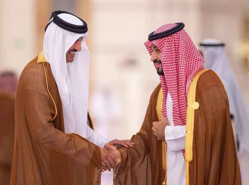 نيابة عن سيدي خادم الحرمين الشريفين.. سمو سيدي ولي العهد يستقبل قادة ورؤساء وفود دول مجلس التعاون. - صورة 11