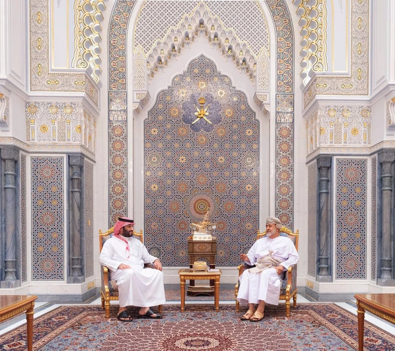 سمو سيدي ولي العهد يلتقي جلالة سلطان عمان في مسقط - صورة 6