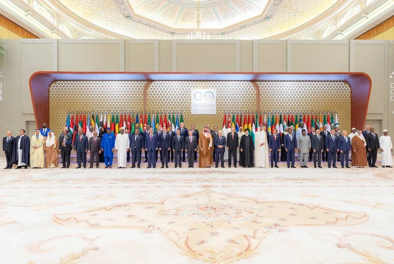 سمو سيدي ولي العهد يرأس القمة العربية الإسلامية المشتركة بالرياض نيابة عن سيدي خادم الحرمين الشريفين - Photo 15