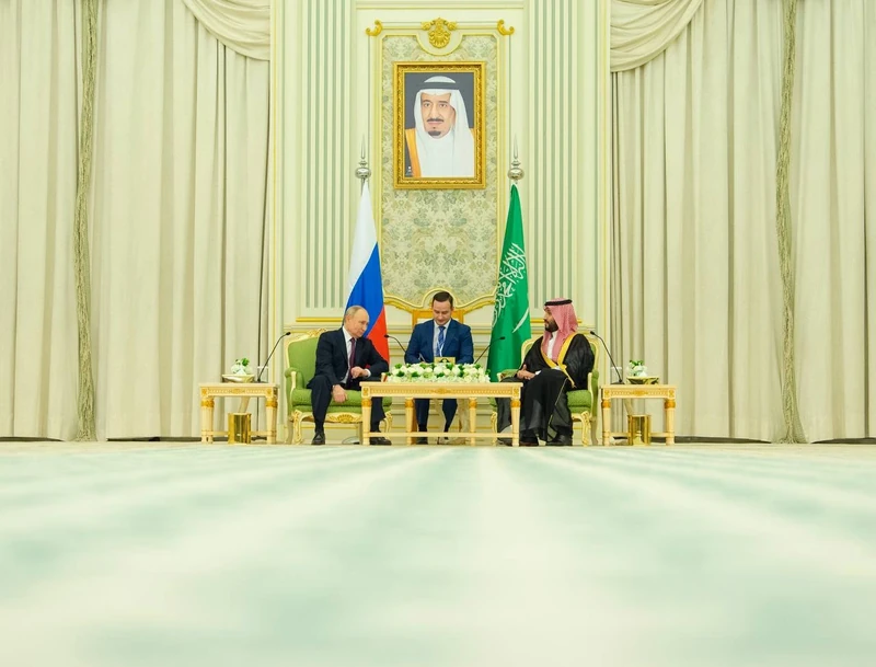 سمو سيدي ولي العهد يستقبل في قصر اليمامة بالرياض فخامة الرئيس فلاديمير بوتين رئيس روسيا الاتحادية - صورة 2