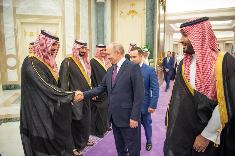 سمو سيدي ولي العهد يستقبل في قصر اليمامة بالرياض فخامة الرئيس فلاديمير بوتين رئيس روسيا الاتحادية - صورة 26