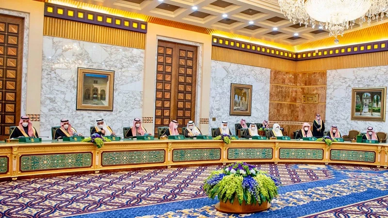 سيدي خادم الحرمين الشريفين يرأس جلسة مجلس الوزراء - صورة 2