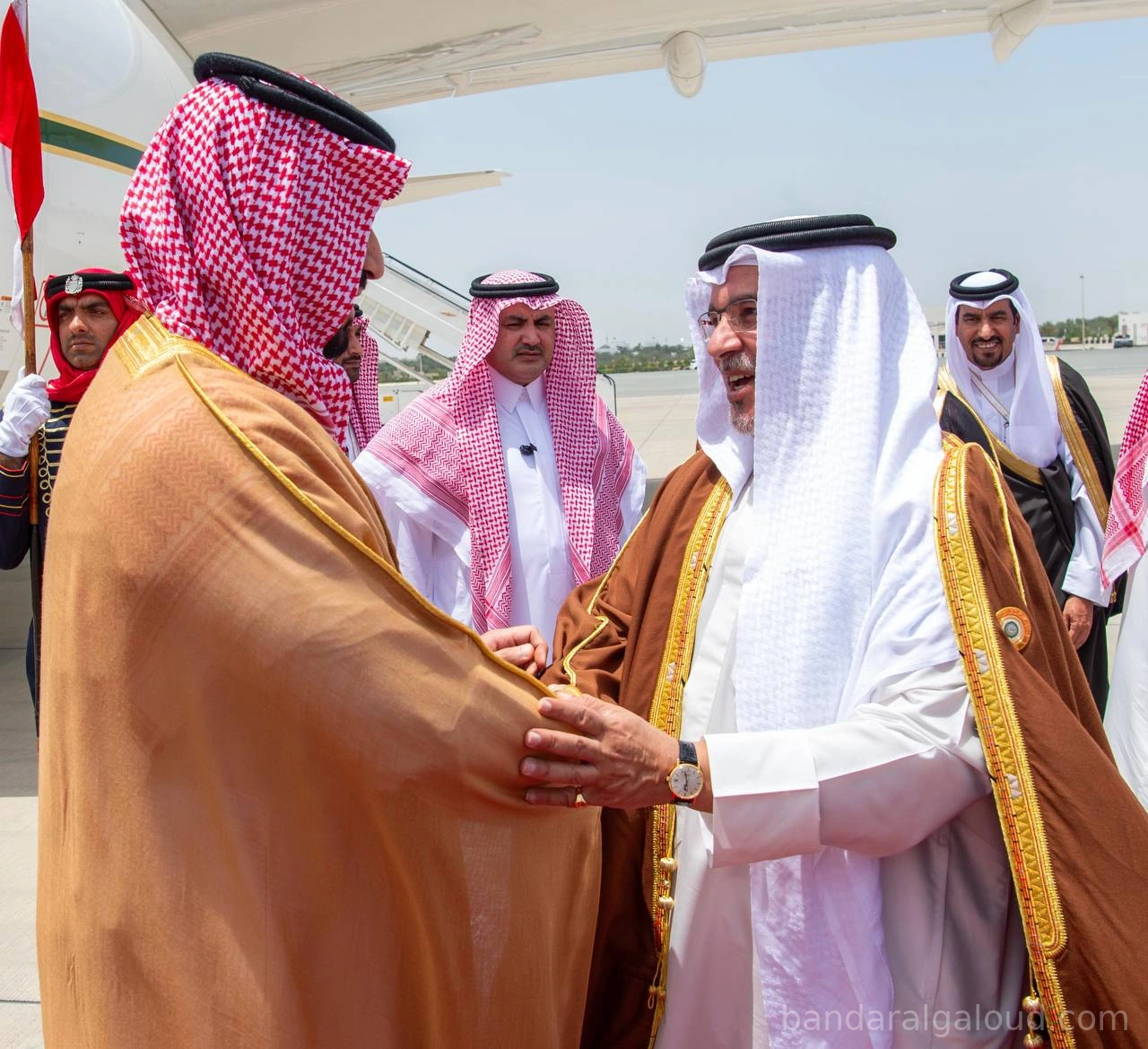 سمو سيدي ولي العهد يصل البحرين لترؤس وفد المملكة في القمة العربية - صورة 1