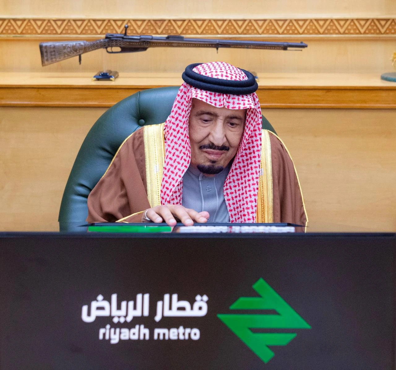 سيدي خادم الحرمين الشريفين يفتتح مشروع قطار الرياض - صورة 1