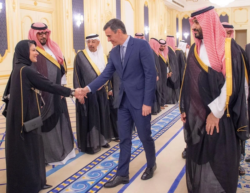 سمو سيدي ولي العهد يلتقي رئيس وزراء إسبانيا - صورة 7