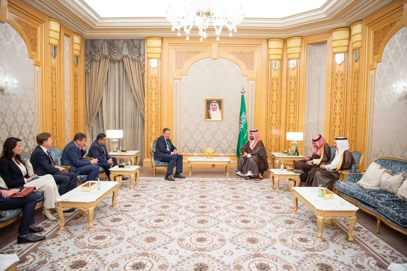 سمو سيدي ولي العهد يستقبل وزير الخارجية البريطاني - صورة 2