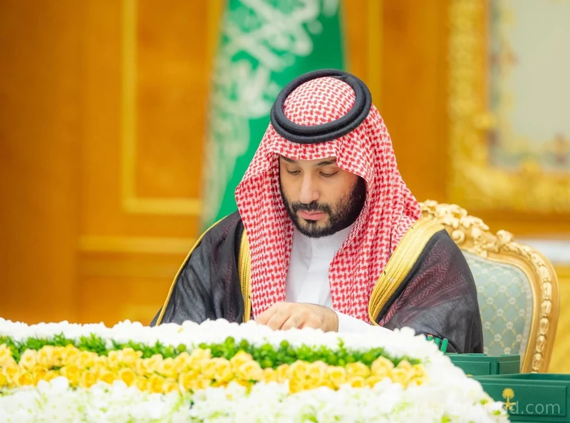 سمو سيدي ولي العهد يُطمئن الجميع على صحة خادم الحرمين الشريفين بتقديم شكره للسائلين - Photo 2