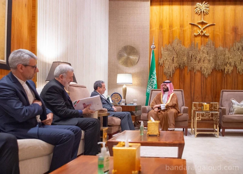 سمو سيدي ولي العهد يلتقي وزير الخارجية الإيراني في الرياض - صورة 2