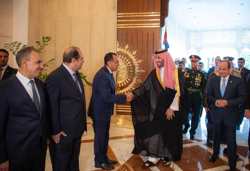 سمو سيدي ولي العهد ورئيس جمهورية مصر في قصر الاتحادية بالقاهرة, حيث أقيمت لسموه مراسم استقبال رسمية - صورة 3