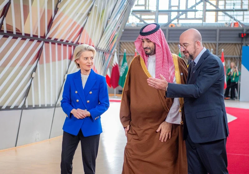 سمو سيدي ولي العهد يصل مقر القمة الخليجية الأوروبية في بلجيكا - Photo 4