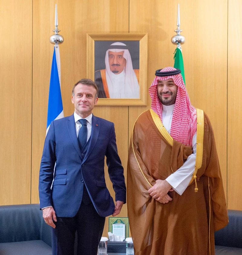 سمو سيدي ولي العهد يلتقي الرئيس الفرنسي على هامش انعقاد القمة الخليجية الأوروبية - Photo 2