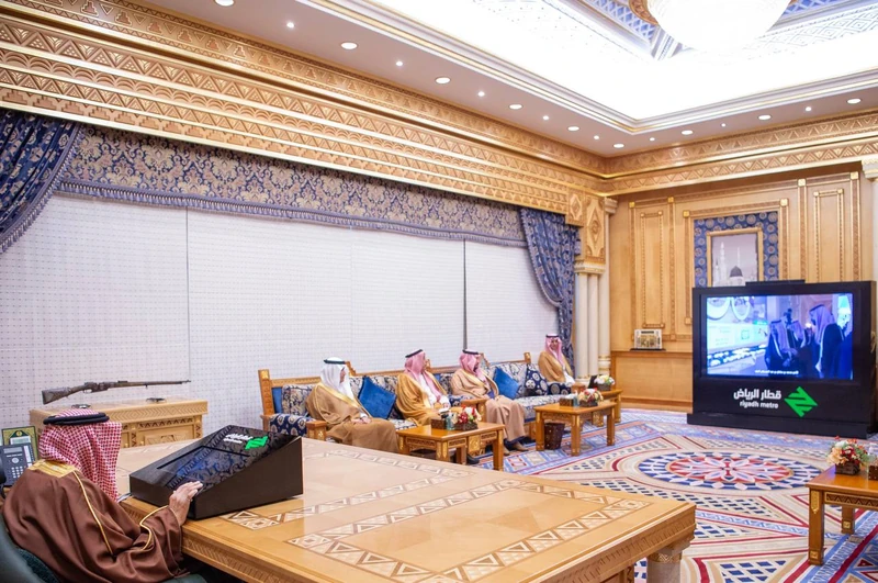 سيدي خادم الحرمين الشريفين يفتتح مشروع قطار الرياض - صورة 5