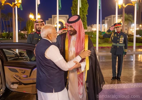 سمو سيدي ولي العهد يستقبل بقصر السلام بجدة دولة رئيس وزراء جمهورية الهند وقد أجريت له مراسم استقبال رسمية