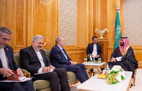 سمو سيدي ولي العهد يستقبل الأمين العام للمجلس الأعلى للأمن القومي الإيراني